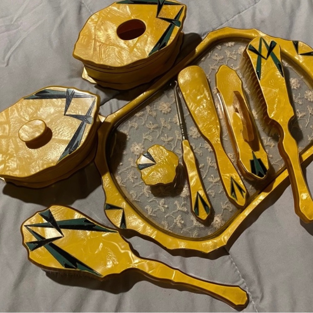 Vintage 1930-1940s art deco design vanity 9 piece set